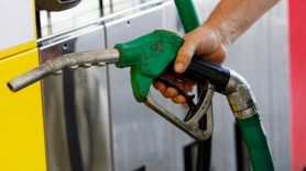 Ultima ORĂ // ANRE anunță prețul combustibilor pentru weekend. Cu cât se ieftinesc motorina și benzina